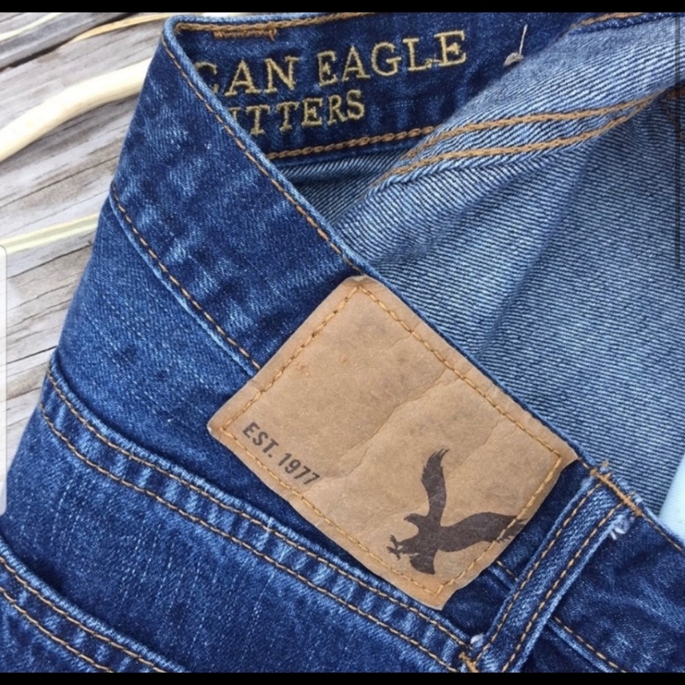 American Eagle distressed Jeans